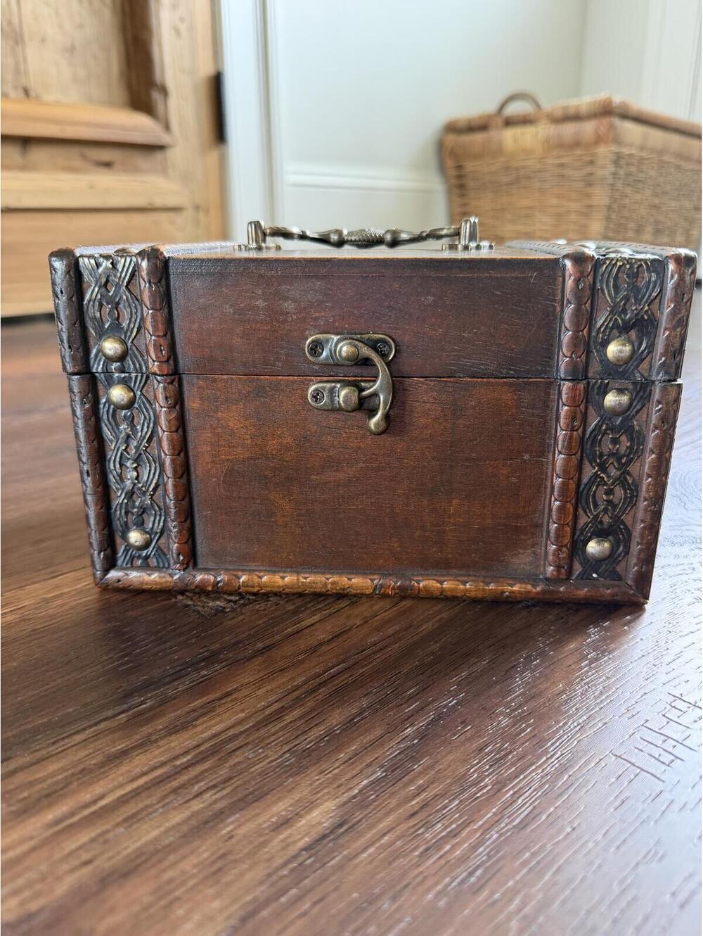 Home Decor | Rustic Decorative Storage Box | 1128
